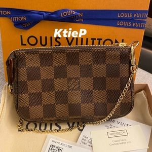 Louis Vuitton Mini Pochette Accessories DE